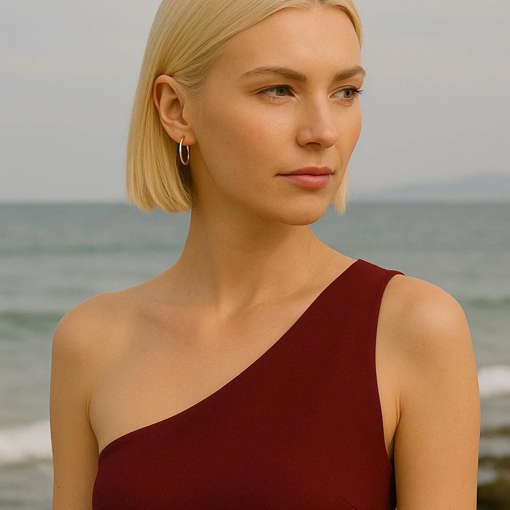 Model wearing Laveesha Pearl necklace 