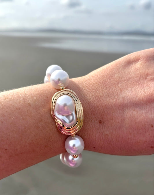 Pearl bracelet-Éiru